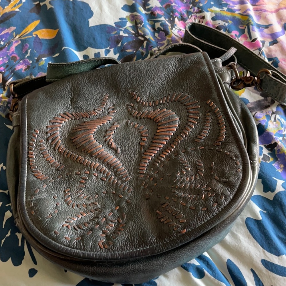 Like new Old Trend crossbody teal with copper det.
